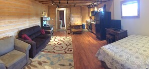 1 bedroom, desk, free WiFi, bed sheets