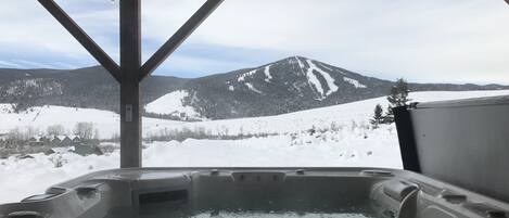 Tina de hidromasaje al aire libre