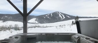 Luksuriøs SW Montana Log Cabin nær Maverick Mountain Ski & Elkhorn Hotspring