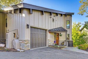 Exterior - Hot Tub, Sauna & Deck w/ Mtn Views: Park City Home (Park City)