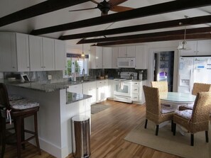 Microwave, stovetop, dishwasher, coffee/tea maker - Pool and large yard! (Chatham)