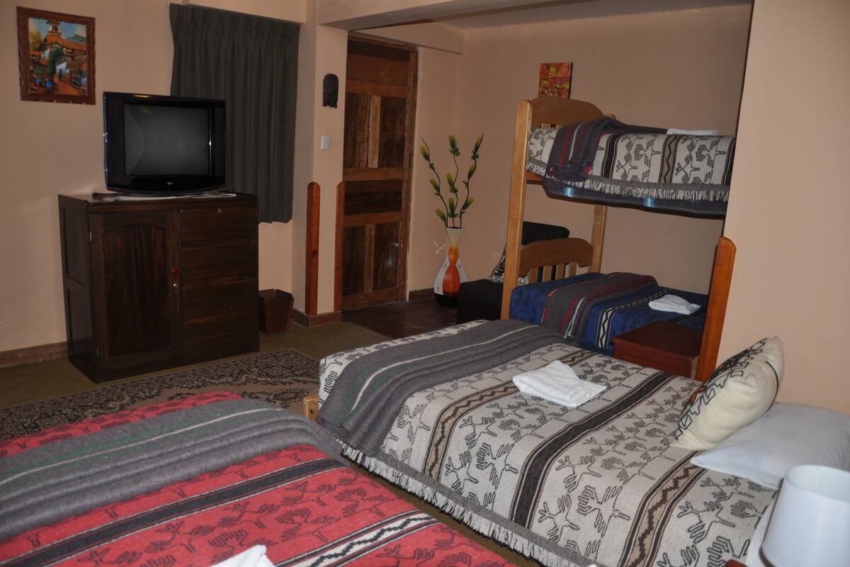 Triple Room, 3 Twin Beds | Free WiFi