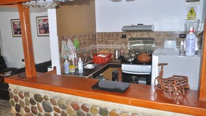 Shared fridge, shared microwave - Hostal Goya Andina (Cusco)