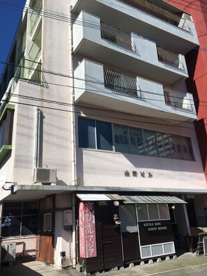 Mặt tiền nơi lưu trú