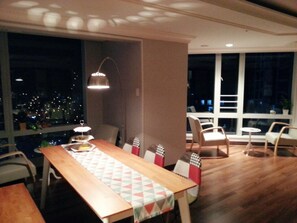 Double Room | In-room dining - Daniel's Guesthouse (Busan)