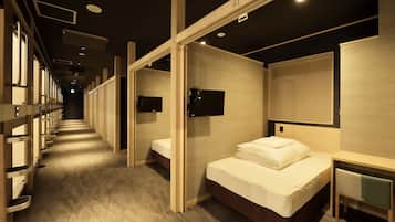 In-room safe, free WiFi, bed sheets