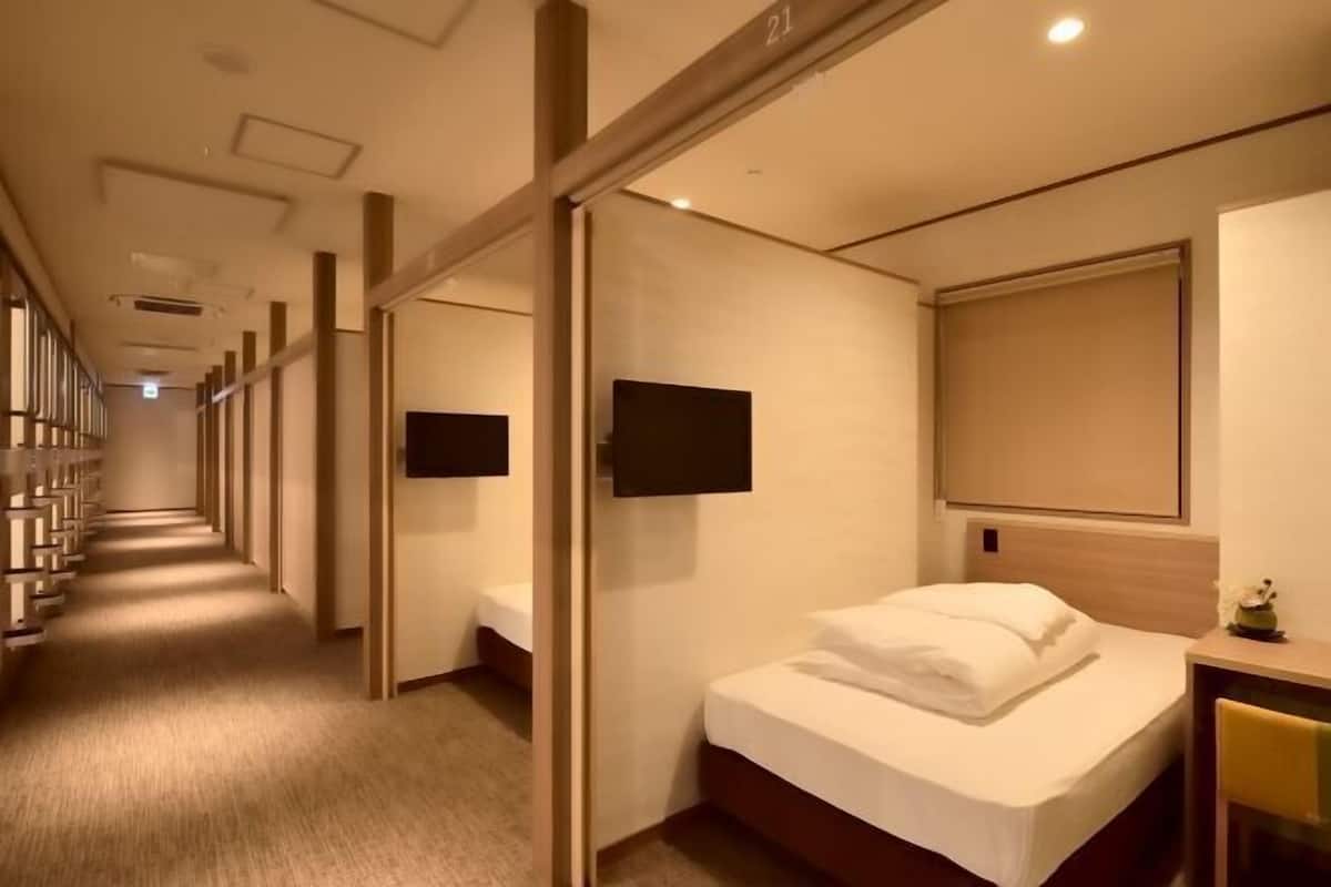 In-room safe, free WiFi, bed sheets