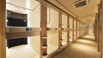 In-room safe, free WiFi, bed sheets