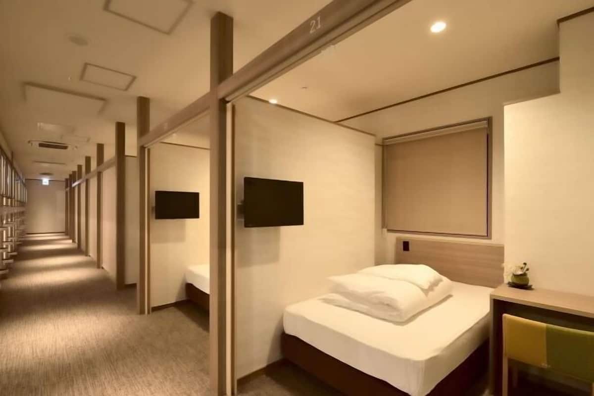 In-room safe, free WiFi, bed sheets