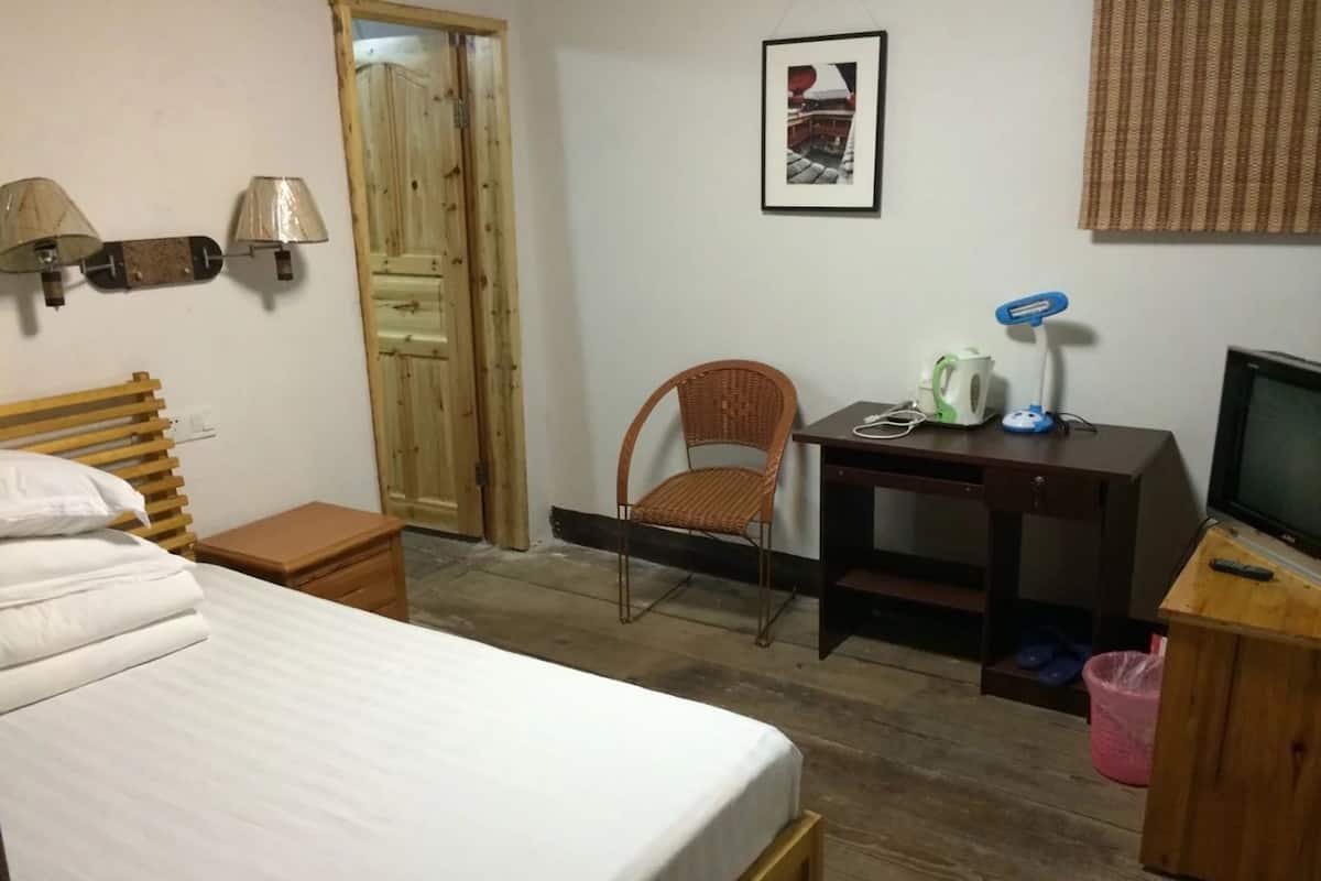 Classic Quadruple Room | 1 bedroom, desk, free WiFi