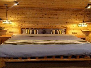 Superior Double Room | 1 bedroom, desk, free WiFi