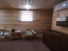 高级双人房 | 办公桌、免费 WiFi