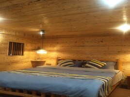 高级双人房 | 办公桌、免费 WiFi