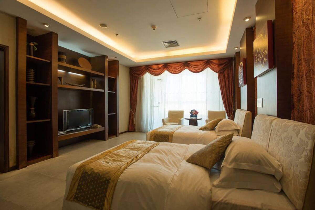 Premium Room | Desk, blackout curtains, rollaway beds, free WiFi