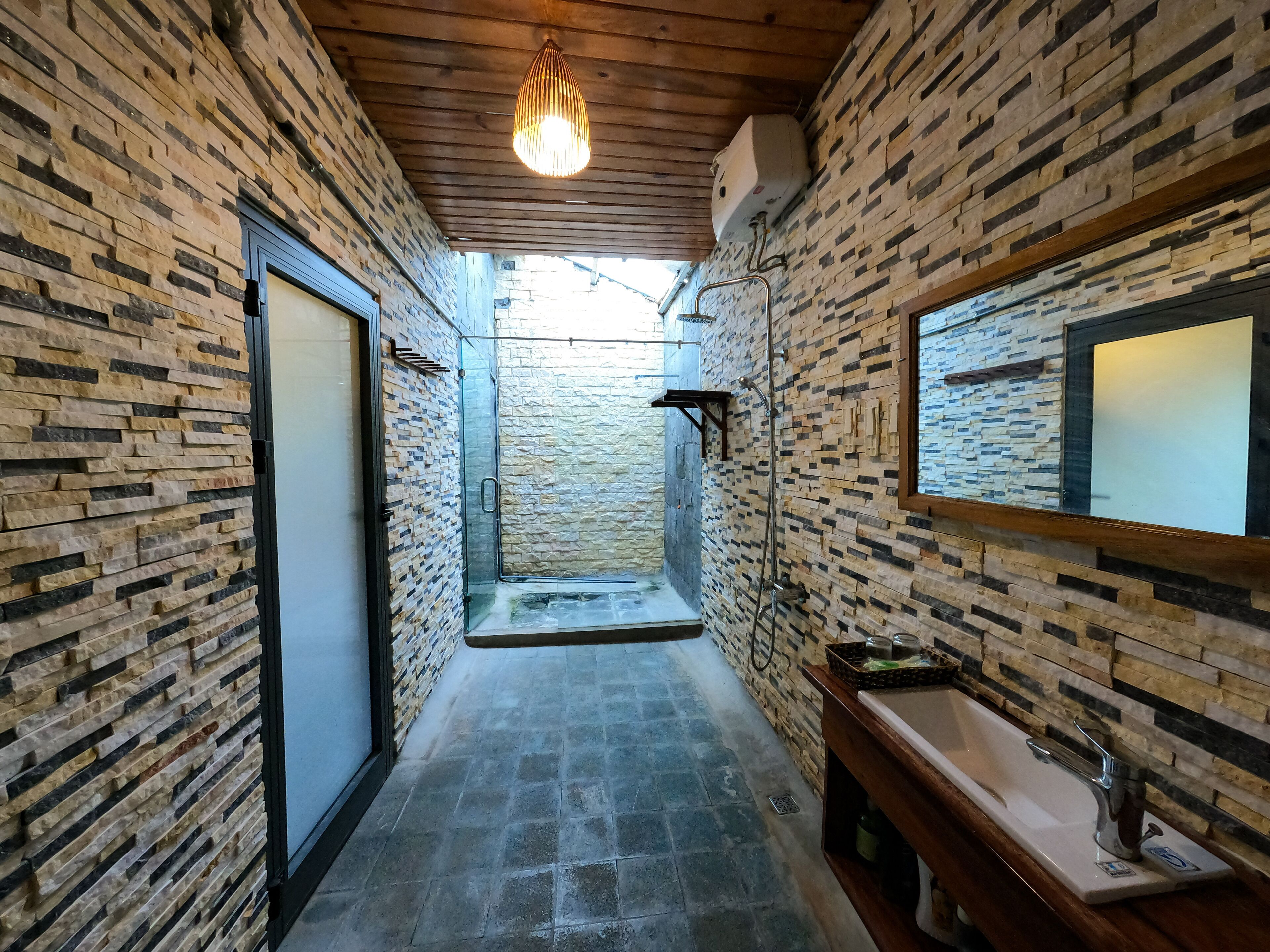 family room | bathroom | shower, free toiletries, hair dryer, slippers