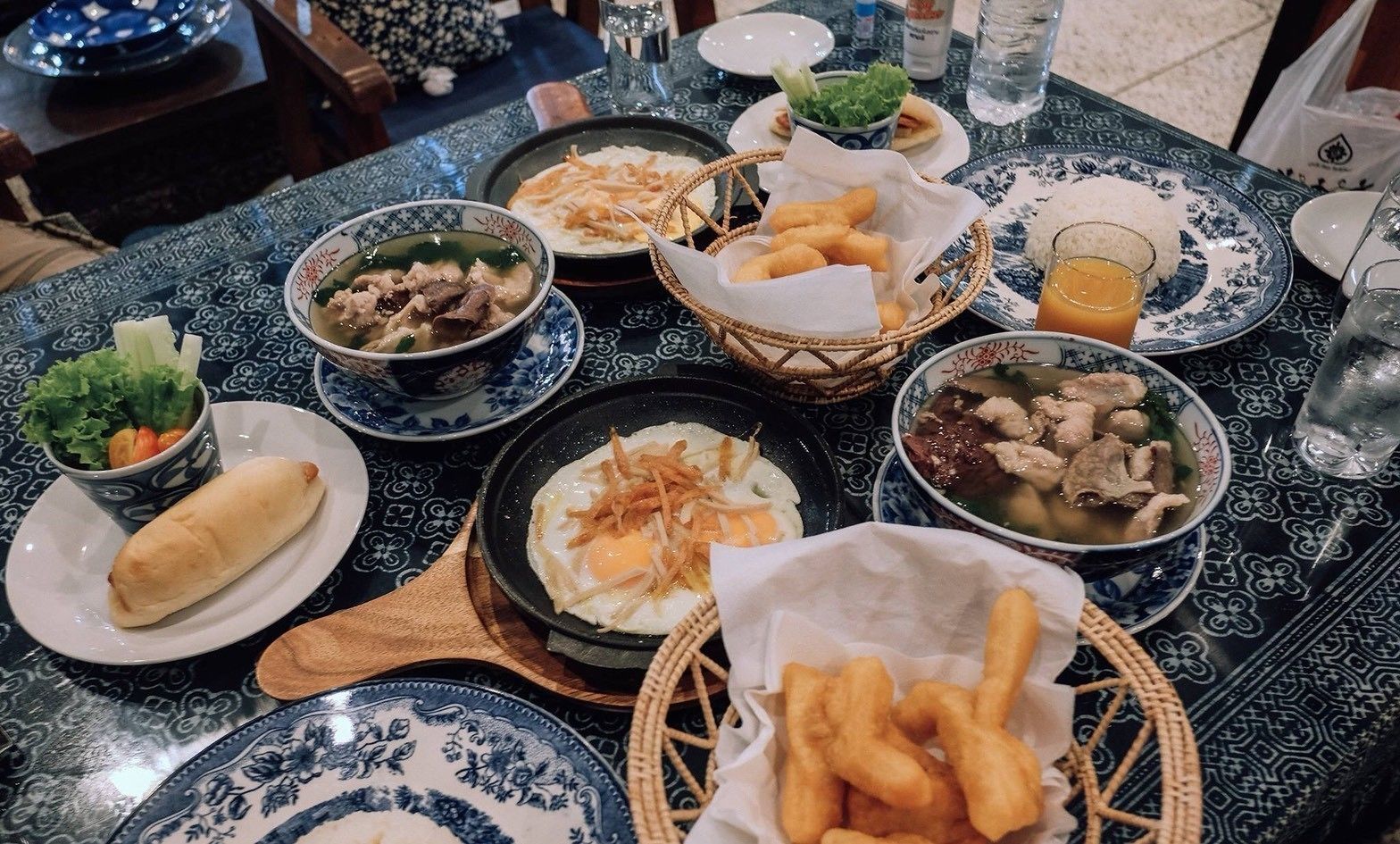 free daily cooked-to-order breakfast