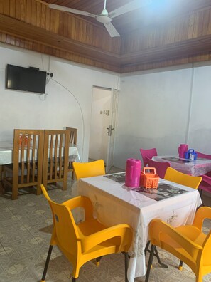 Restaurant - HighLander Guest House (Aburi)