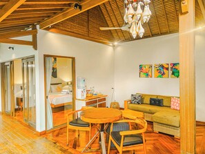 奢华别墅, 1 间卧室 | 起居区 | 32-英寸纯平电视 （配备有线频道）、LED 电视