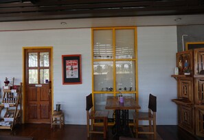 Breakfast, lunch, dinner served; international cuisine  - Junsopa Resort (Chiang Rai)