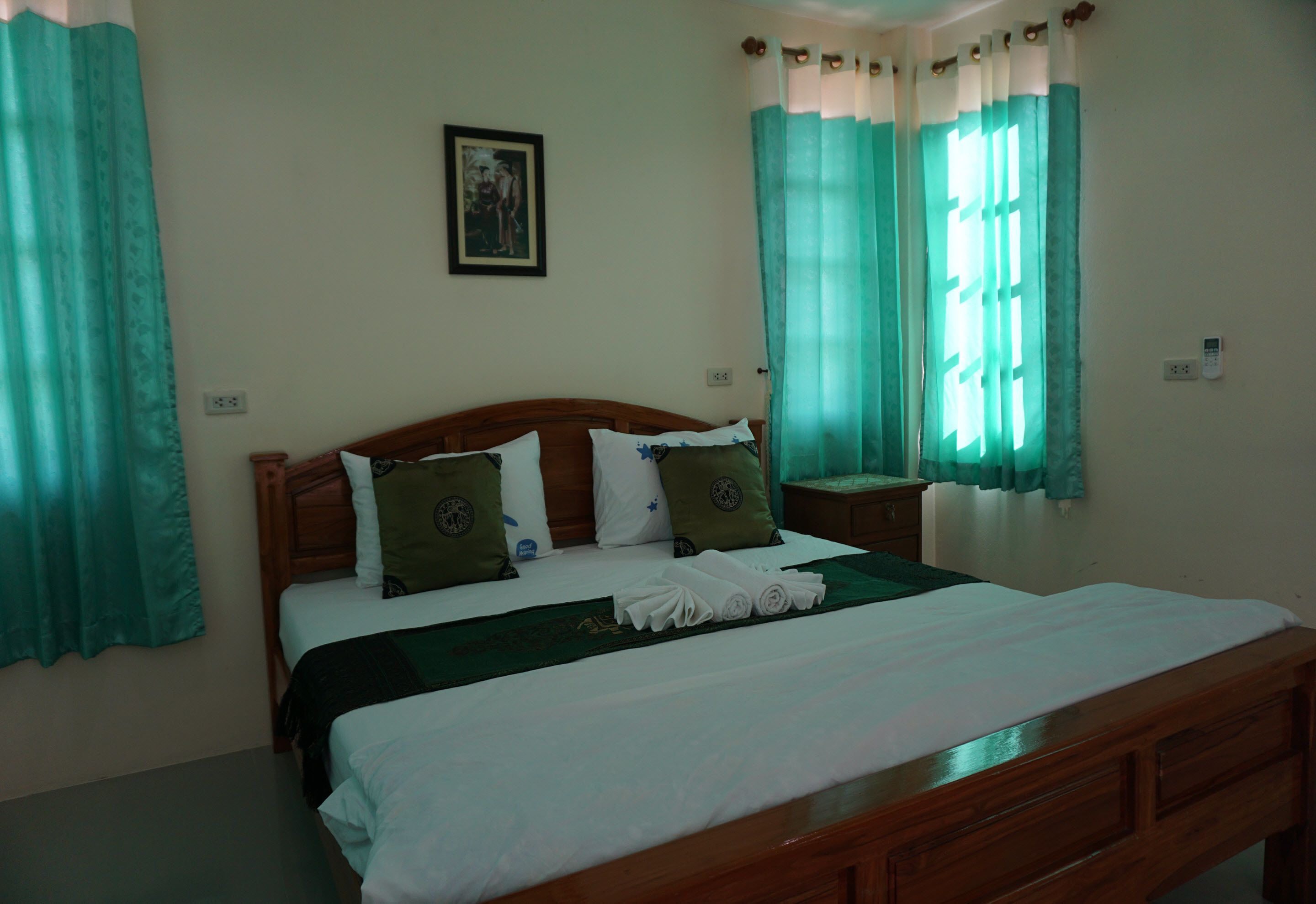 Deluxe Room | Rollaway beds, free WiFi