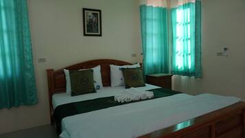 Deluxe Room | Rollaway beds, free WiFi
