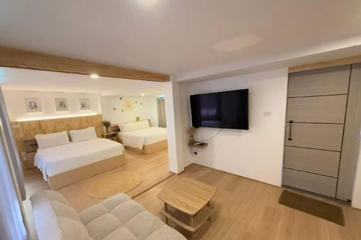 Minibar, desk, rollaway beds, free WiFi