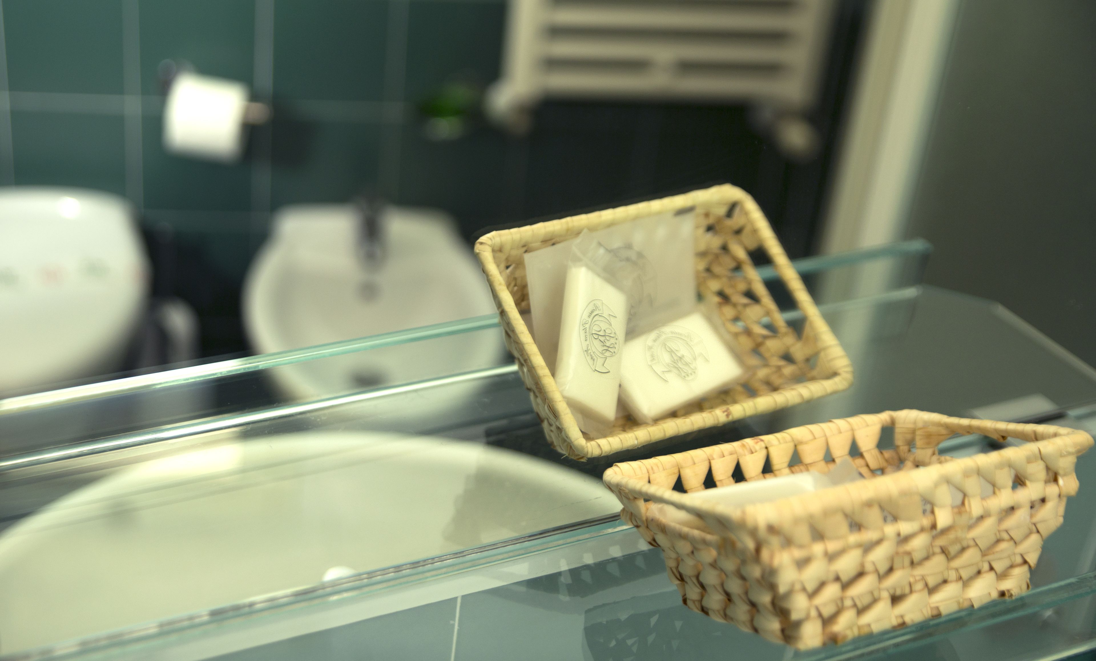 Bathroom amenities