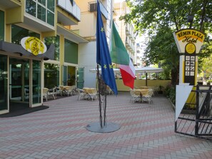 Property entrance - Rèmin Plaza Hotel (Rimini)
