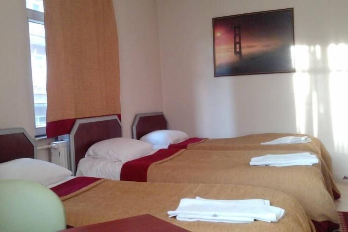 Twin Room | Free WiFi