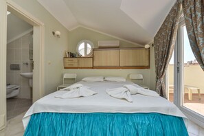 Apartment, 3 Bedrooms | In-room safe, desk, soundproofing, iron/ironing board