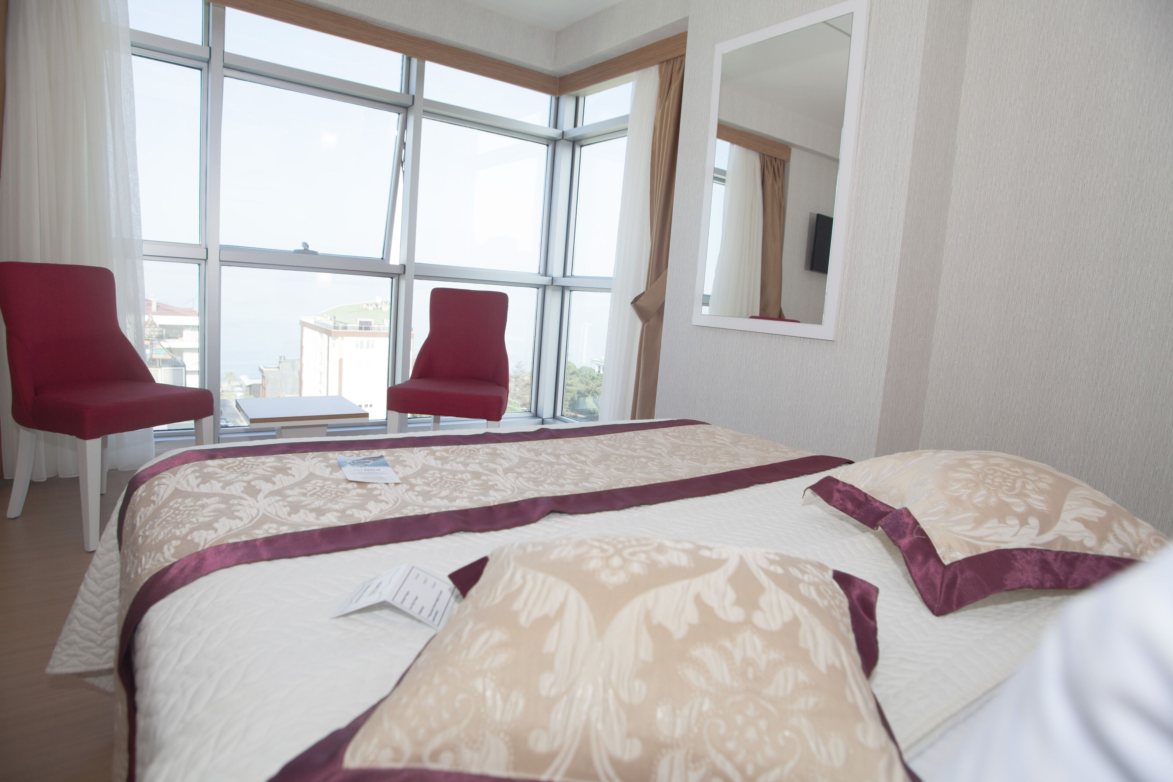 family room, 1 bedroom | premium bedding, minibar, in-room safe, desk