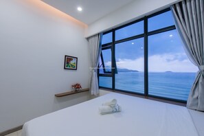 2 Schlafzimmer, Zimmersafe, Schreibtisch, laptopgeeigneter Arbeitsplatz