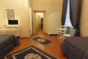 Triple Room, Ensuite | Blackout drapes, free WiFi, bed sheets - B&B Speranzella (Naples)