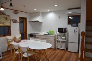 Villa | Free WiFi - Kawaguchiko Cottage minami (Fujikawaguchiko)