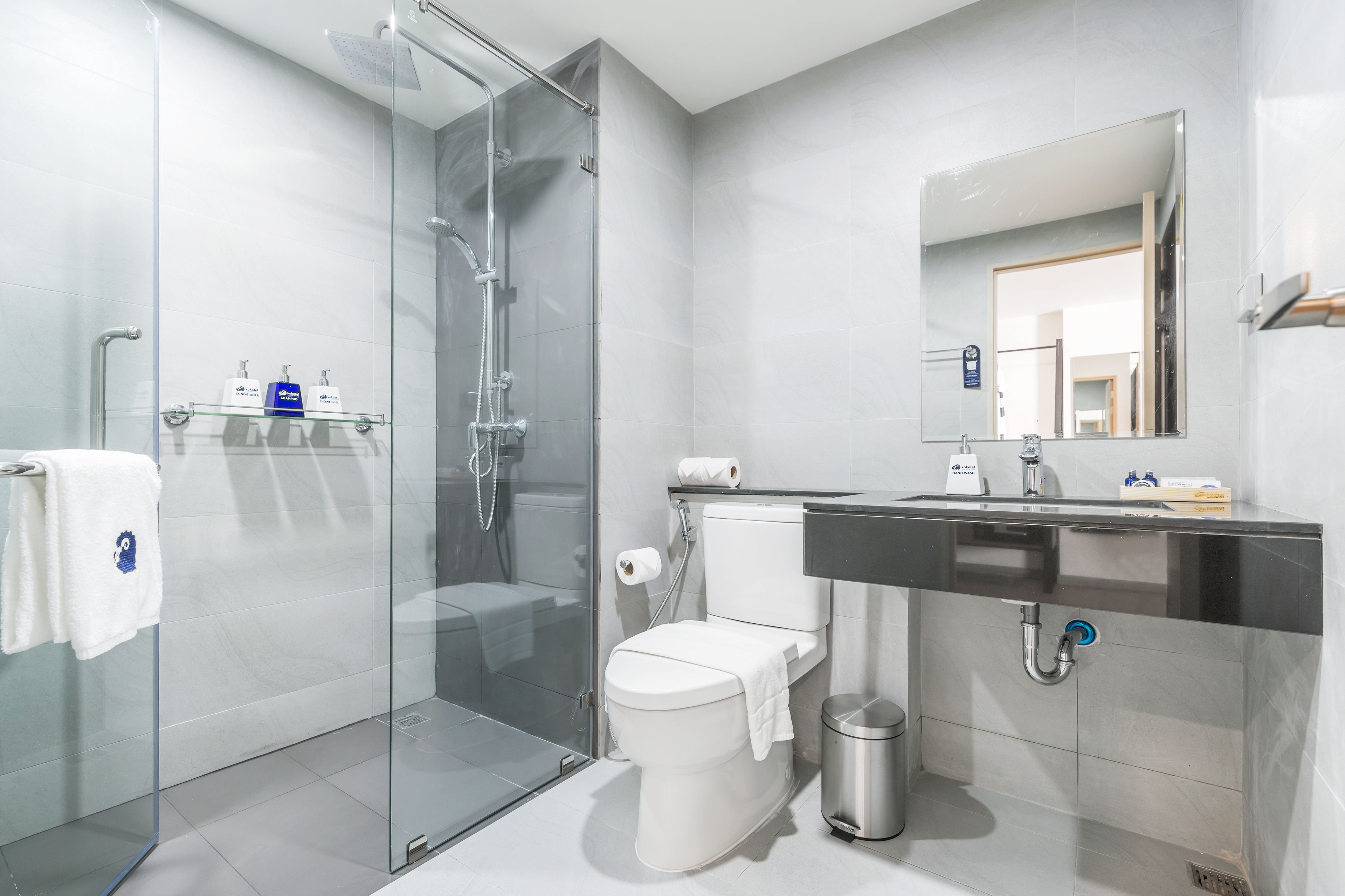 shower, free toiletries, hair dryer, slippers