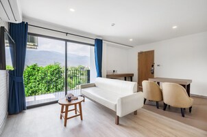 Koko Suite | Living room