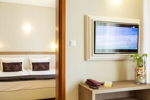 Minibar, desk, iron/ironing board, free cribs/infant beds - Ljuljak (Golden Sands)