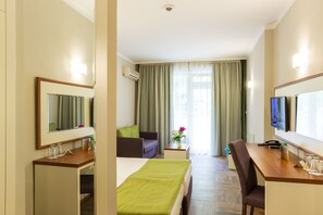 Superior Double Room, Balcony, Park View | Minibar, desk, iron/ironing board, free cots/infant beds - Ljuljak (Golden Sands)