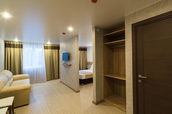 สตูดิโอ | ห้องนั่งเล่น | ทีวีจอแบน