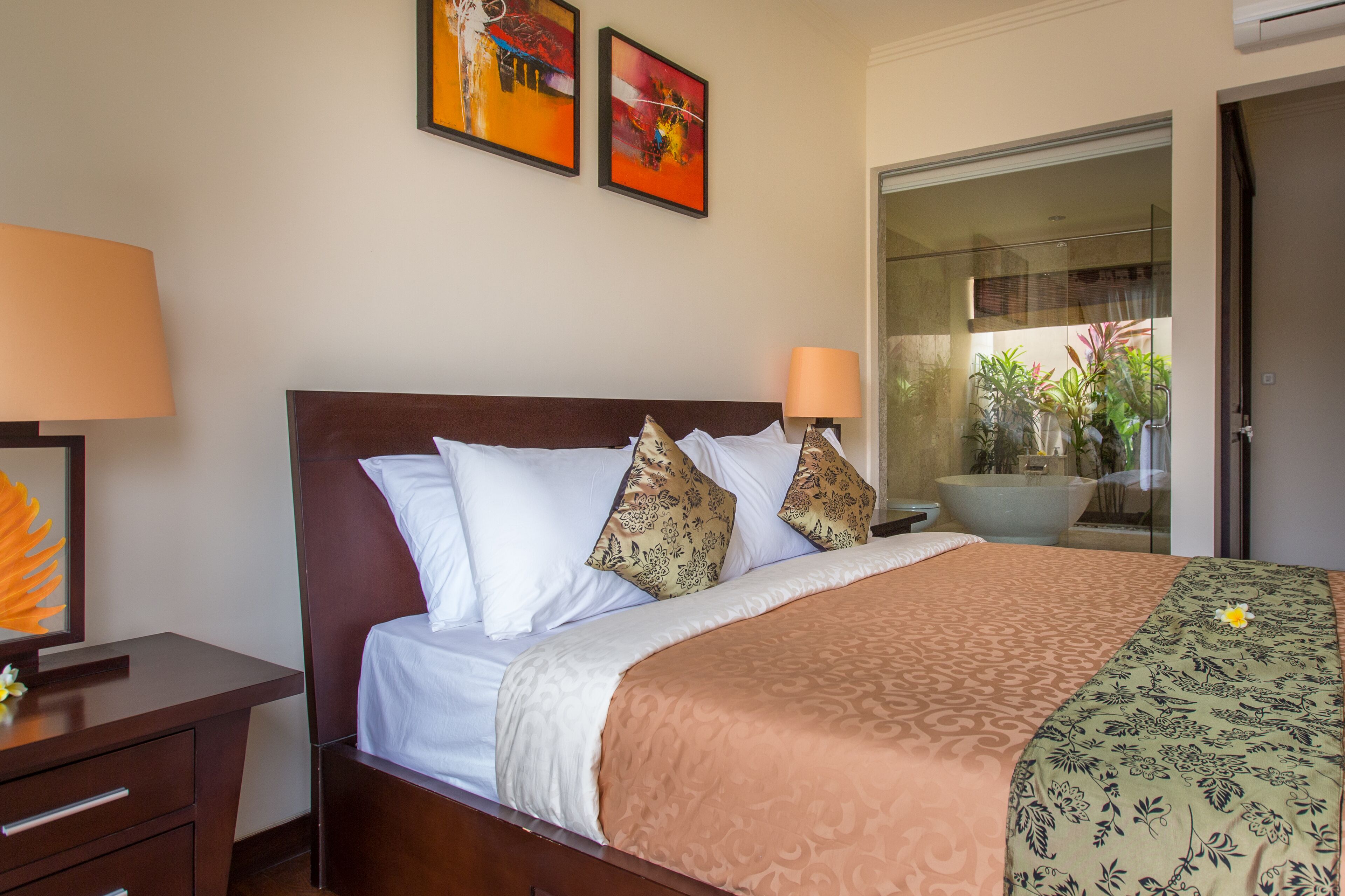 Villa, 3 Bedrooms, Private Pool, Pool View | Peti besi dalam bilik, seterika/papan seterika, katil bayi/kot (surcaj) 