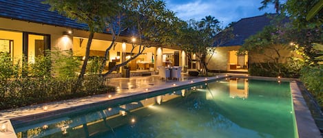Private pool