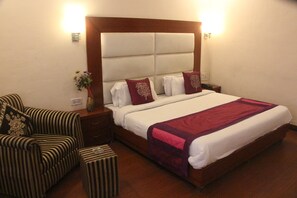 Deluxe Double Room, 1 Queen Bed, City View, Executive Level | Rollaway beds, free WiFi - Hotel Dream Land (Haridwar)