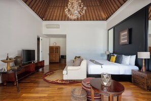 In-room safe, desk, iron/ironing board, cribs/infant beds - Jadine Bali Villa by Nagisa Bali (Canggu)