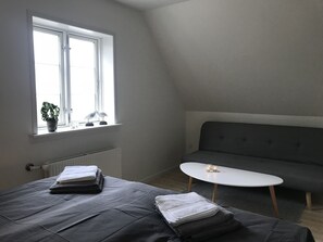 Free WiFi, bed sheets
