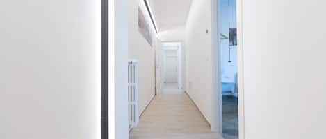 1 bedroom, premium bedding, desk, laptop workspace