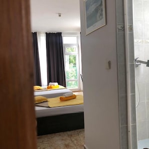 Minibar, desk, iron/ironing board, free cots/infant beds - Sunny Varshava Hotel (Golden Sands)
