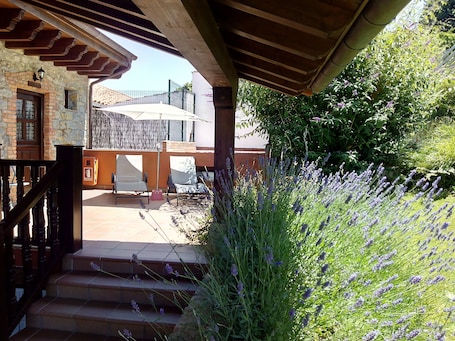 Terrace/patio. Posada Las Mañanitas
