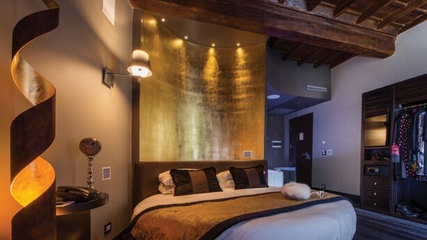 Junior Suite | Premium bedding, memory foam beds, minibar, in-room safe - Maison Torre Argentina (Rome)
