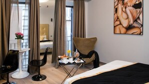 Premium bedding, memory foam beds, minibar, in-room safe - Maison Torre Argentina (Rome)