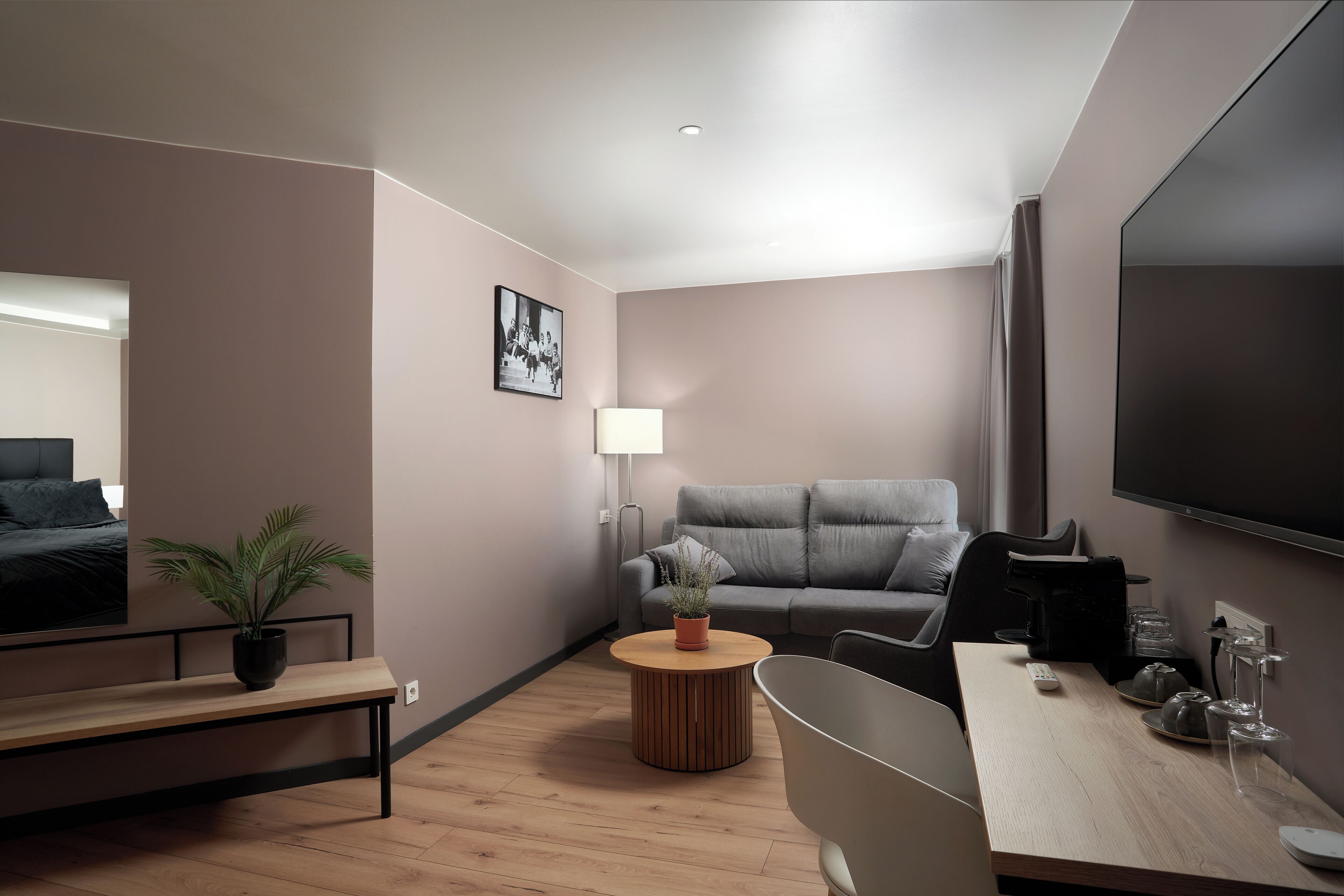 standard suite | 1 bedroom, hypo-allergenic bedding, desk, laptop workspace